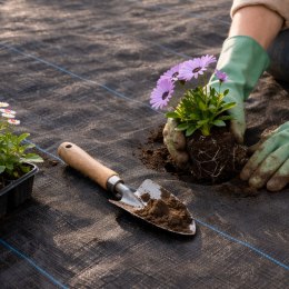 Agrowłóknina czarna agrotkanina UV 150g mata antychwastowa 1,6x20m kołki MulltiGarden